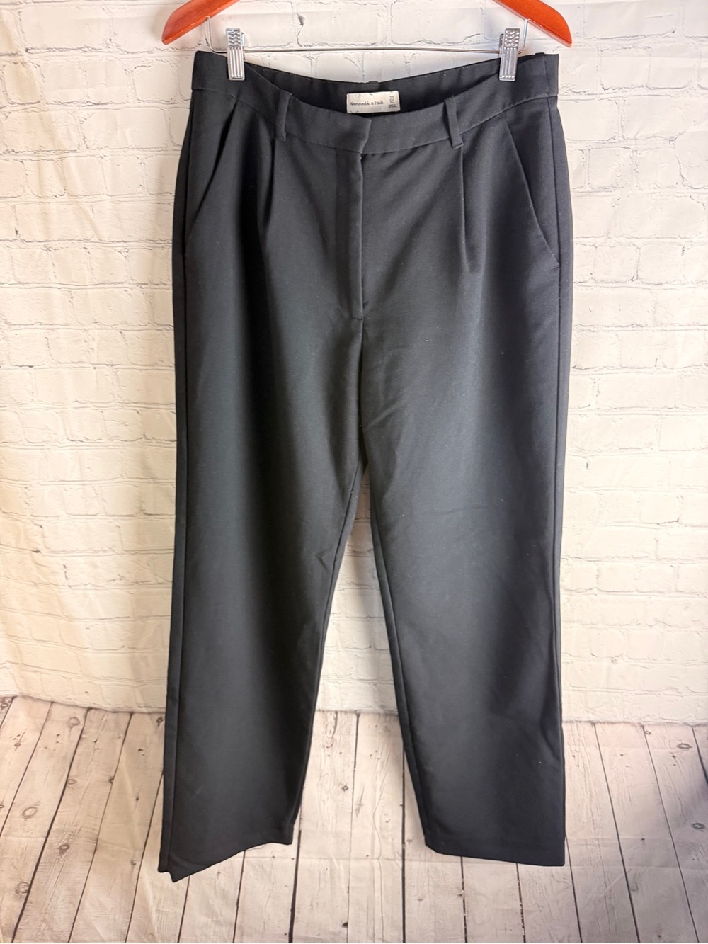 Abercrombie & Fitch Black Pleated Chinos - Classic Straight Leg 12